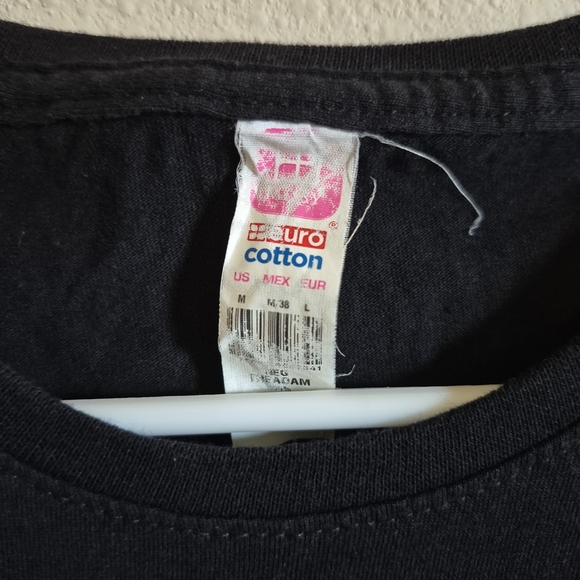 Bad Bunny T-Shirt - Picture 2 of 3